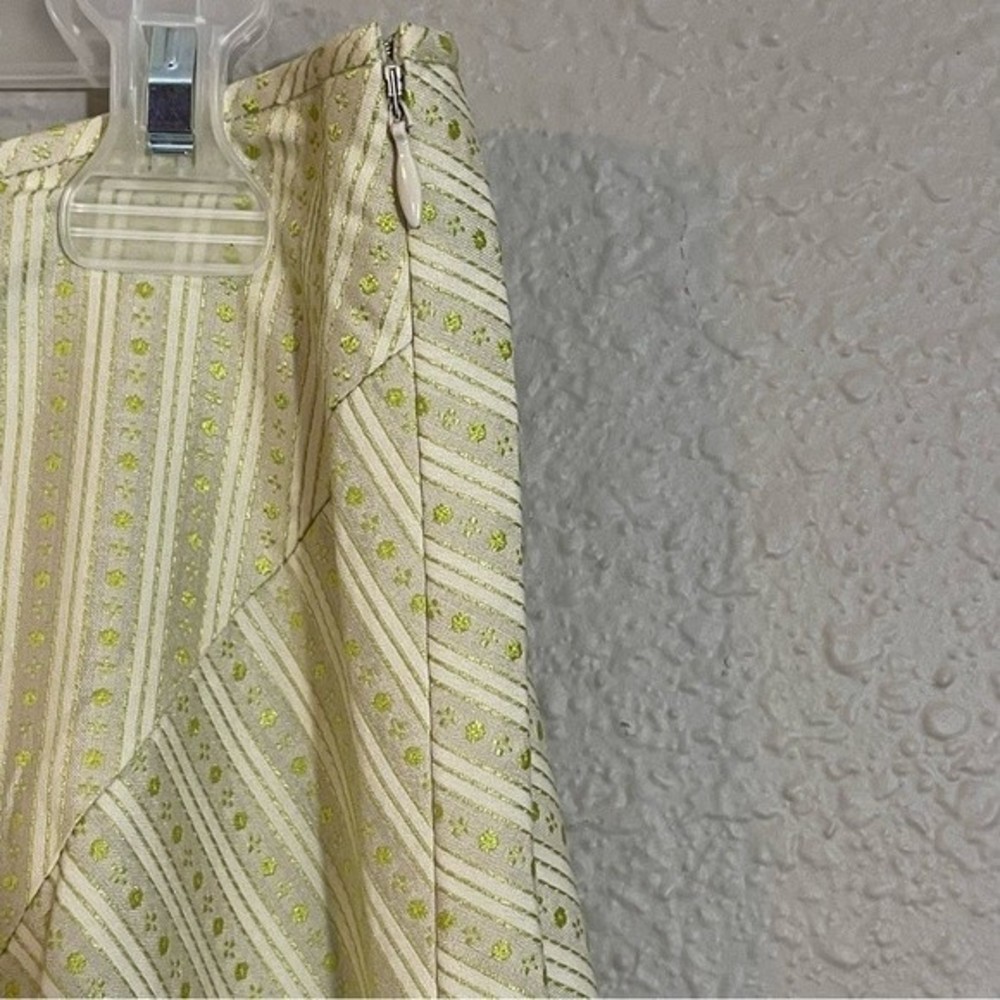 Ann Taylor A-line one hip pleat skirt. Silk blend. Women’s size 6 - Picture 3 of 7